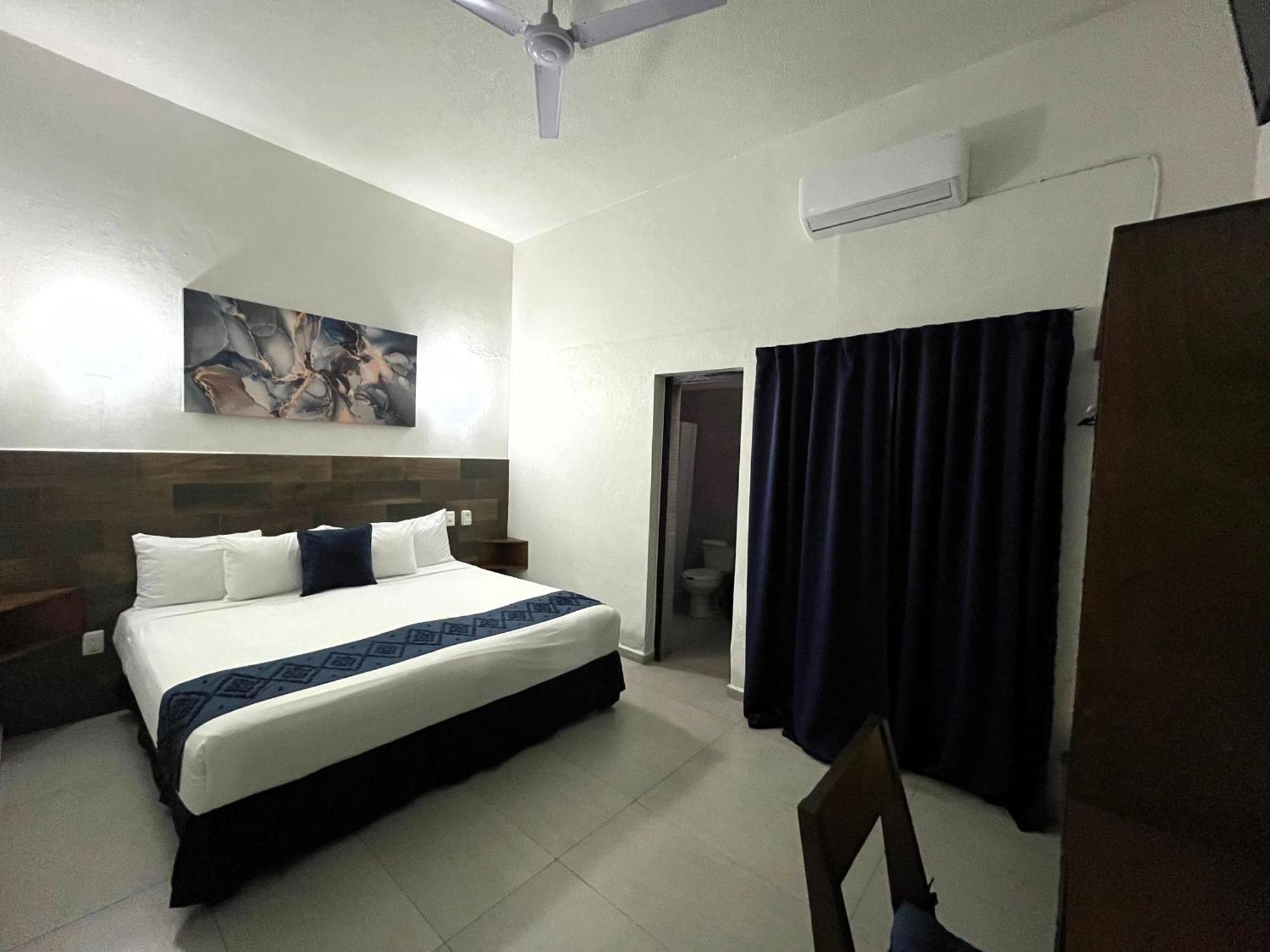 קולימה Hotel Juarez 70 מראה חיצוני תמונה