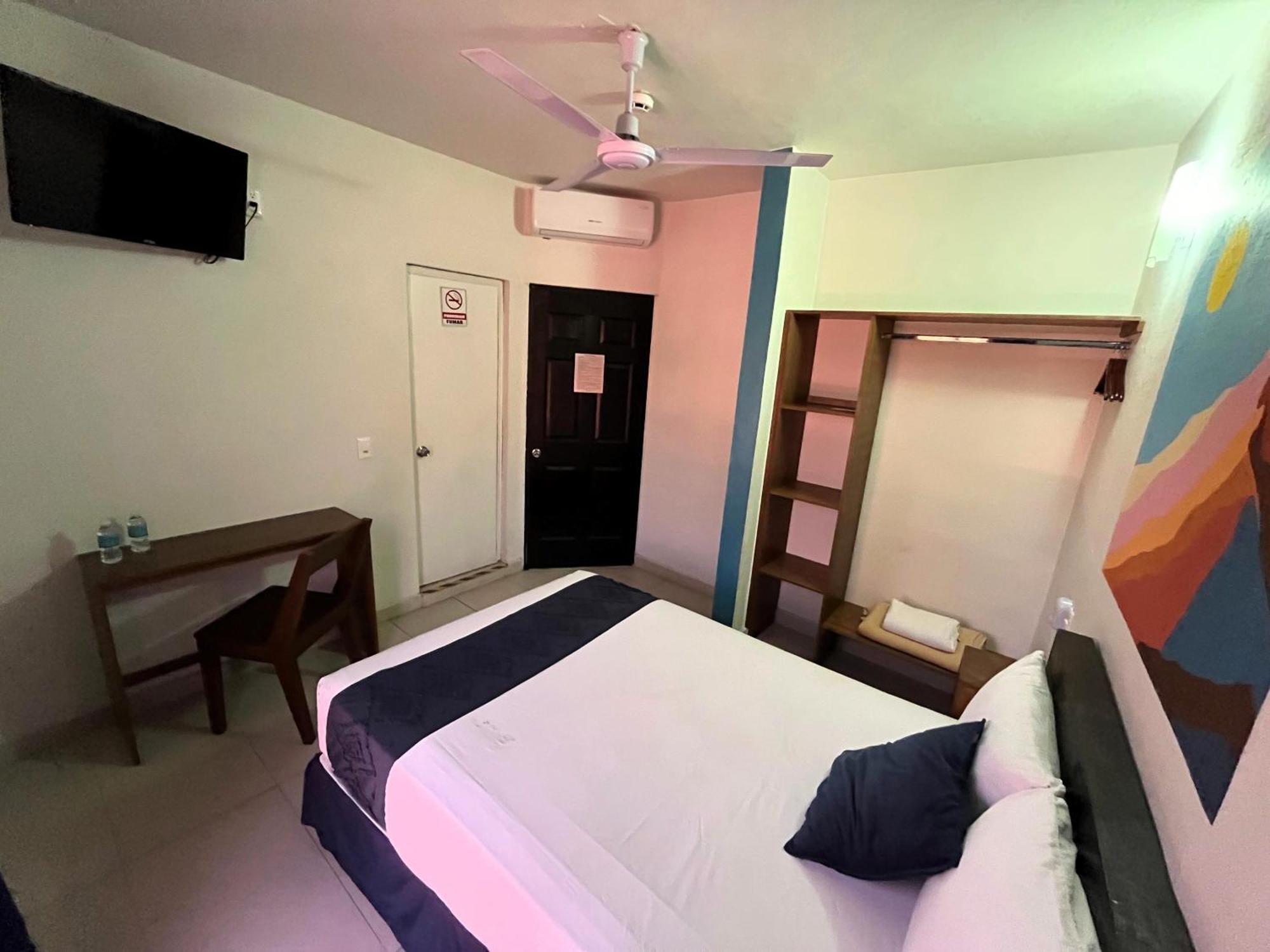 קולימה Hotel Juarez 70 מראה חיצוני תמונה