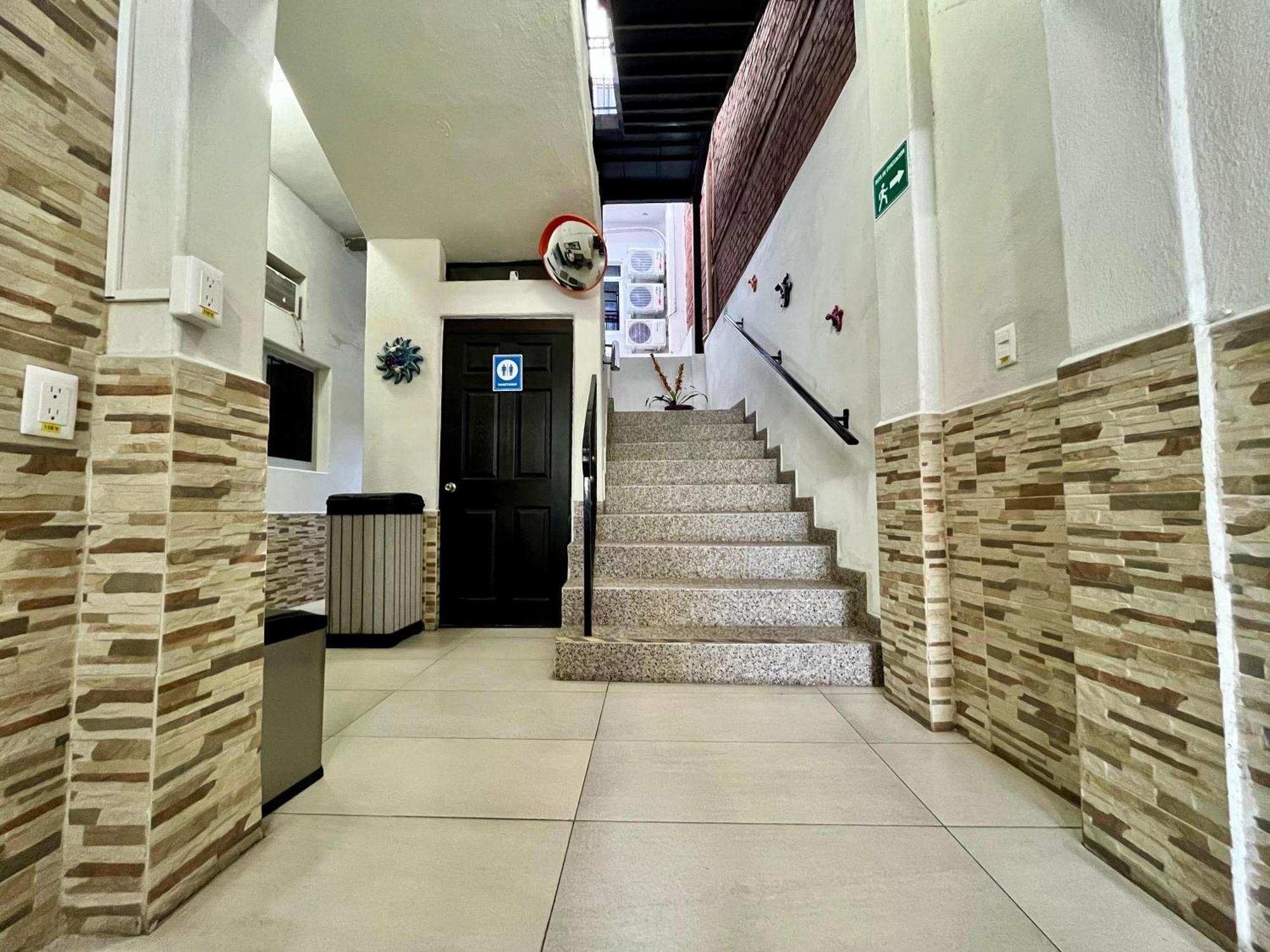 קולימה Hotel Juarez 70 מראה חיצוני תמונה